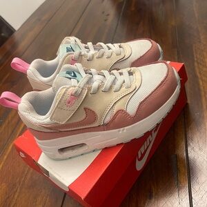 Toddler girl Nike airmax size 11c